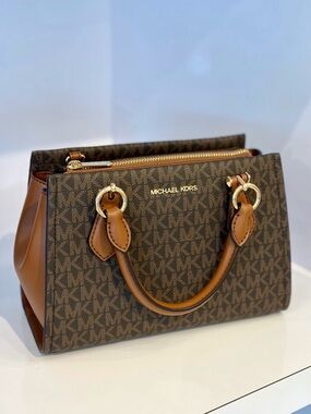NWT Michael Kors Brown Logo Marilyn Small Crossbody